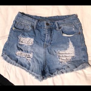 Cute lace detailed shorts!
